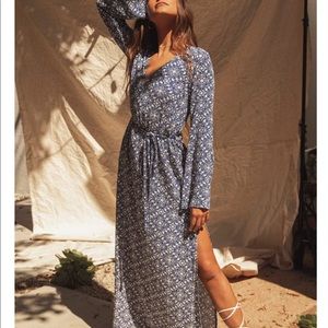 Lulus • printed long sleeve maxi dress